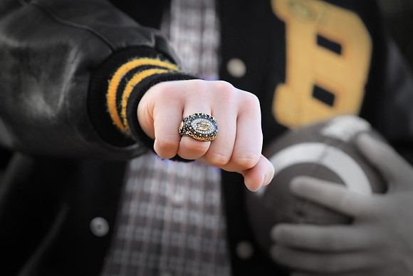 Ned_Ring_Altered_Vinette