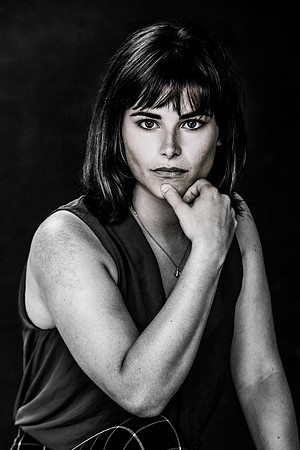 B-W-Punch-5K2003554-_pp-Cropped